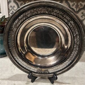 VINTAGE WM ROGERS Silverplate Serving Bowl - #835 Pierced Lattice- 12-1/4" EUC